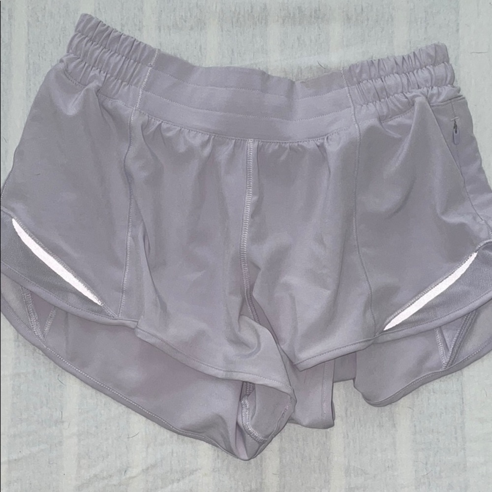 LAVENDAR lulu shorts!! 2.5 inseam